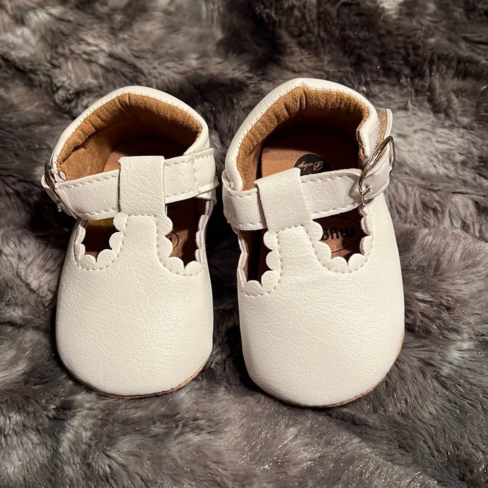 myggpp white baby shoes size 0-18 months